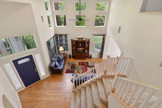 38 Dovewing Place, The Woodlands, TX 77382