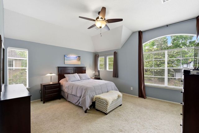 38 Dovewing Place, The Woodlands, TX 77382