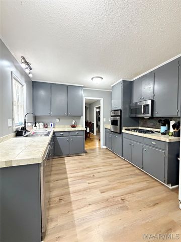 549 Farmington Road, Montgomery, AL 36109