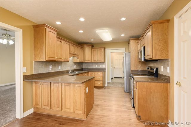 2008 Autumn Ridge Drive, Sellersburg, IN 47172