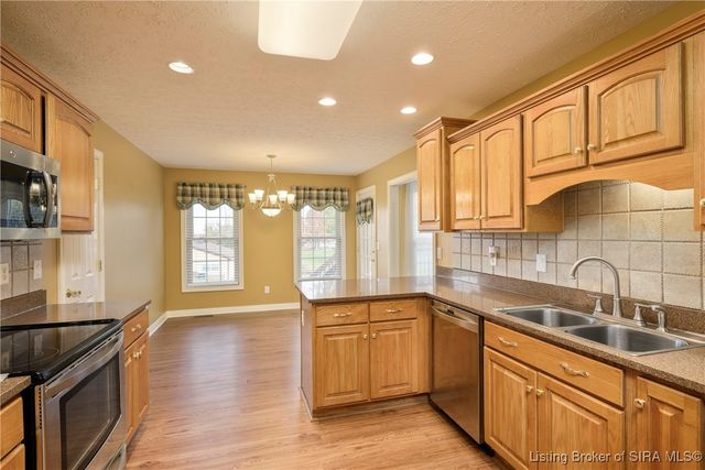 2008 Autumn Ridge Drive, Sellersburg, IN 47172