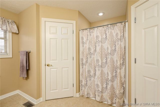 2008 Autumn Ridge Drive, Sellersburg, IN 47172