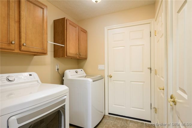 2008 Autumn Ridge Drive, Sellersburg, IN 47172