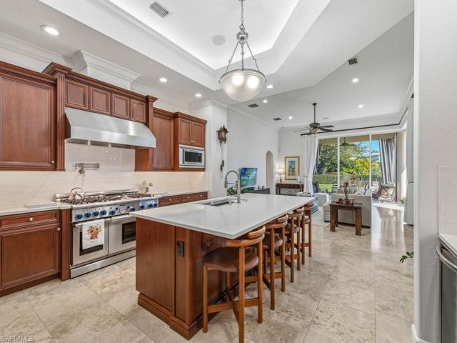 506 Ridge DR, Naples, FL 34108