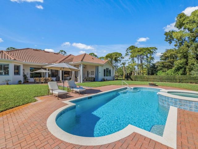 506 Ridge DR, Naples, FL 34108