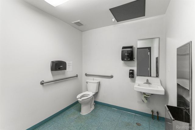 35425 W Michigan Avenue 3633, Wayne, MI 48184
