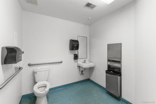 35425 W Michigan Avenue 3633, Wayne, MI 48184