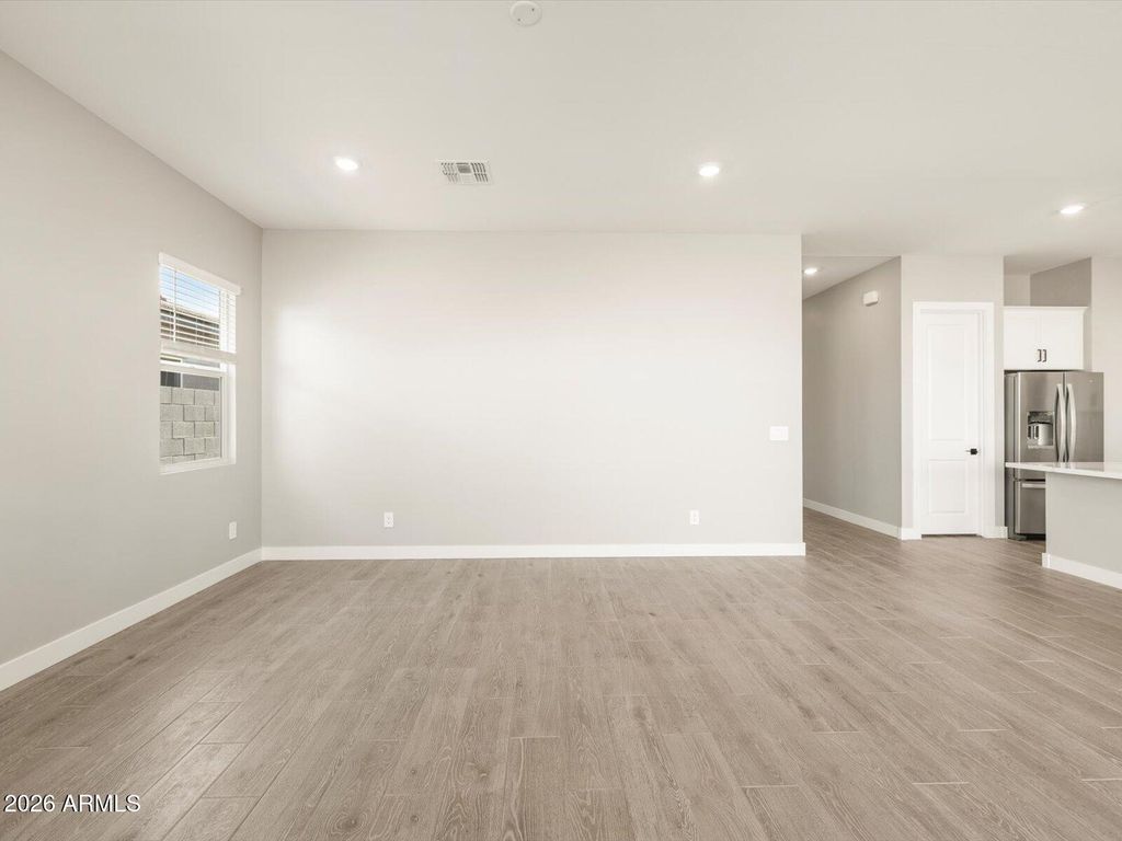 Image 23 of property listing at 8074 N 185TH Drive, Waddell, AZ 85355