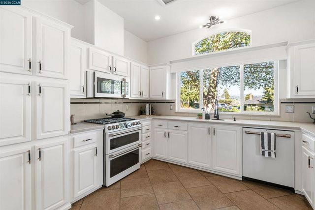 19175 Carlton Ave, Castro Valley, CA 94546