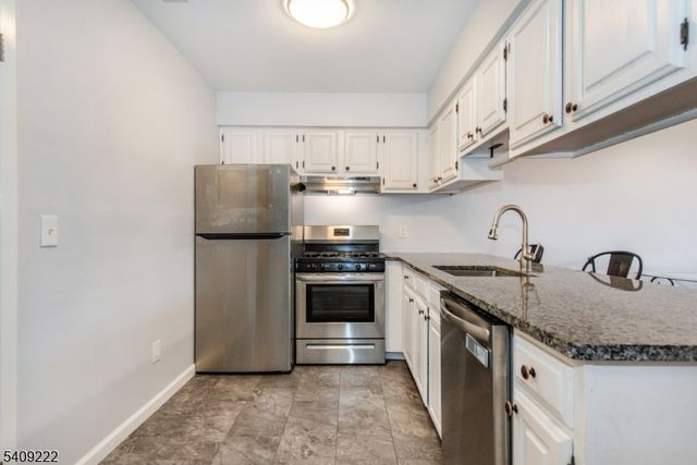 10 Augusta Dr 9, Vernon Twp., NJ 07462