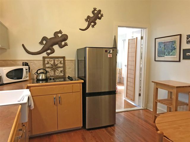 1002 E 44th ST, Austin, TX 78751