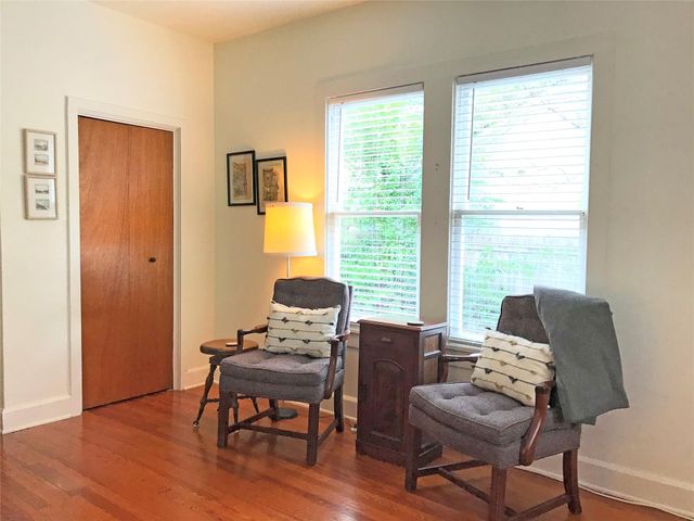 1002 E 44th ST, Austin, TX 78751