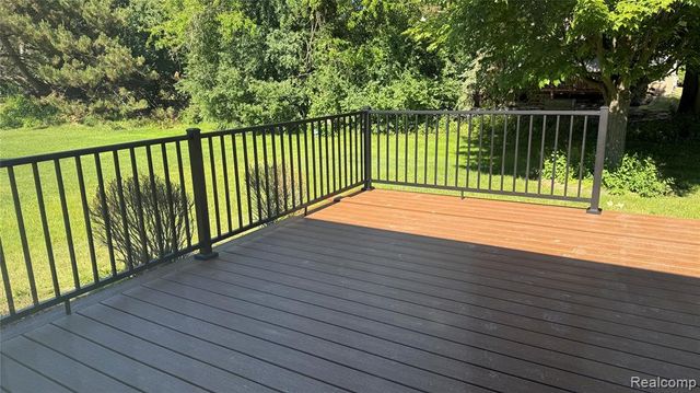 16966 White Haven Drive, Northville, MI 48168