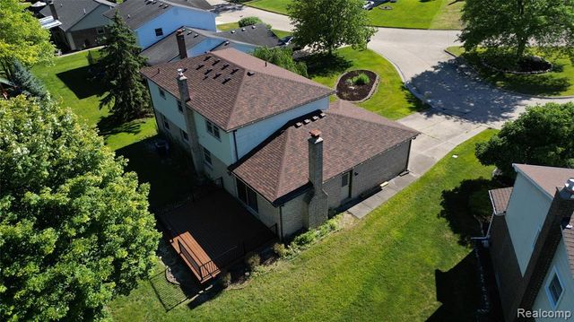16966 White Haven Drive, Northville, MI 48168