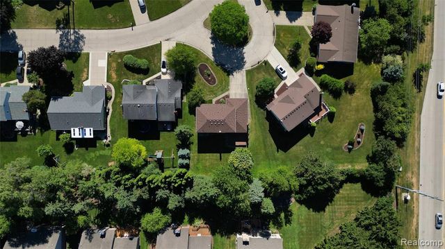 16966 White Haven Drive, Northville, MI 48168