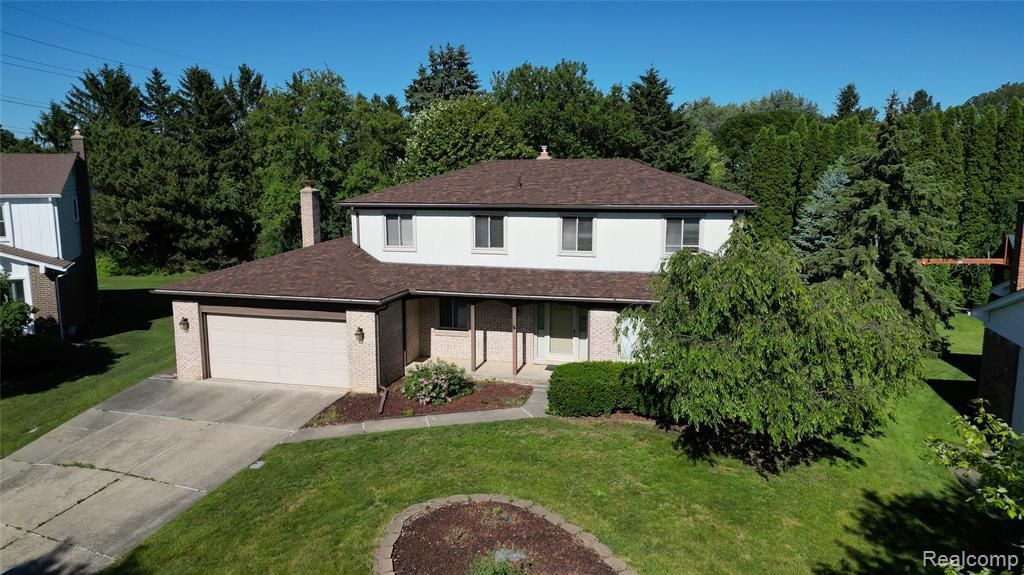 16966 White Haven Drive, Northville, MI 48168