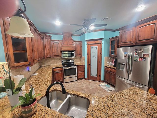 8319 Shadow Lake Drive, Blanchard, OK 73010
