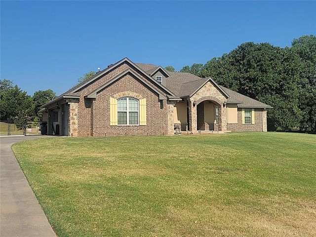 8319 Shadow Lake Drive, Blanchard, OK 73010