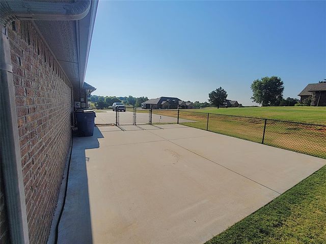 8319 Shadow Lake Drive, Blanchard, OK 73010