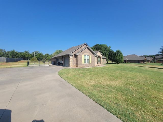 8319 Shadow Lake Drive, Blanchard, OK 73010