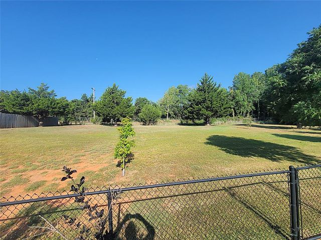 8319 Shadow Lake Drive, Blanchard, OK 73010