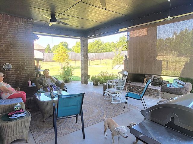 8319 Shadow Lake Drive, Blanchard, OK 73010