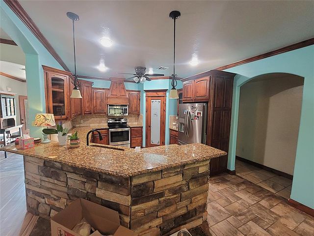 8319 Shadow Lake Drive, Blanchard, OK 73010