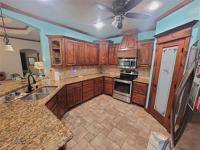 8319 Shadow Lake Drive, Blanchard, OK 73010