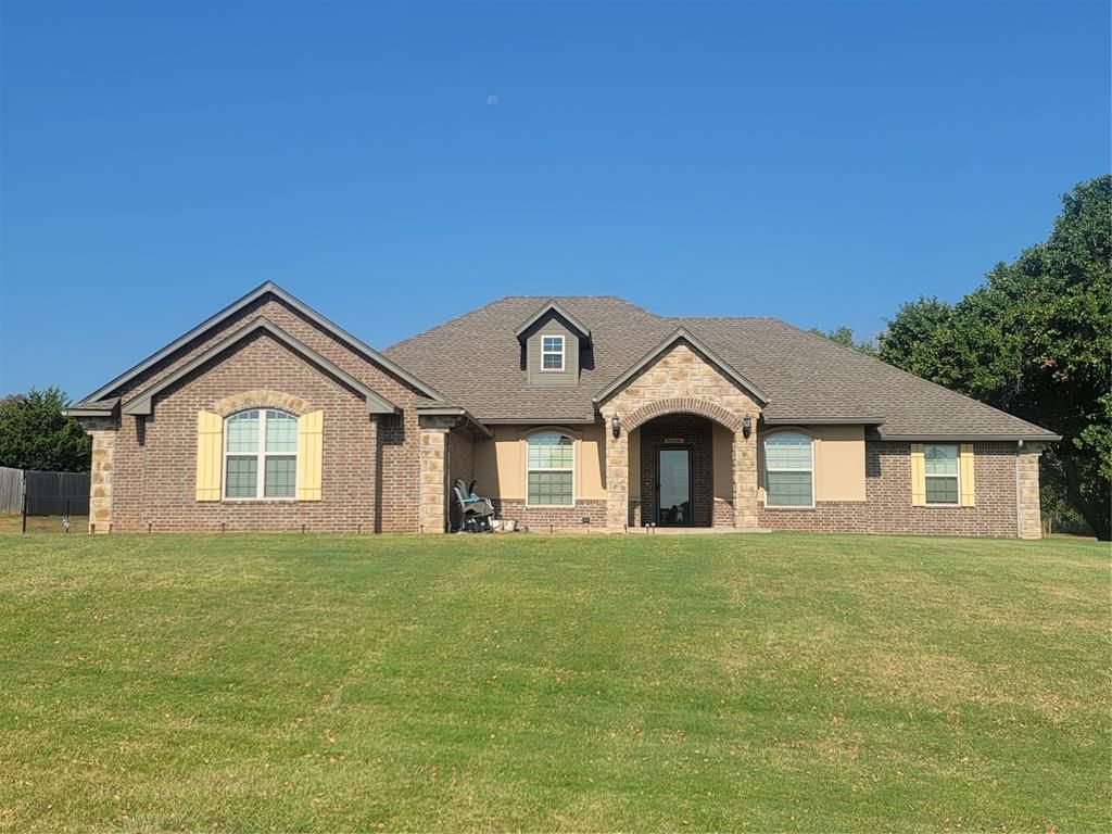 8319 Shadow Lake Drive, Blanchard, OK 73010