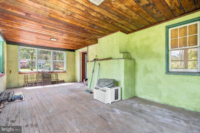 2206 LENHART RD, Colmar, PA 18915
