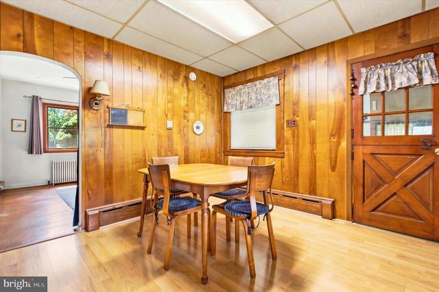 2206 LENHART RD, Colmar, PA 18915
