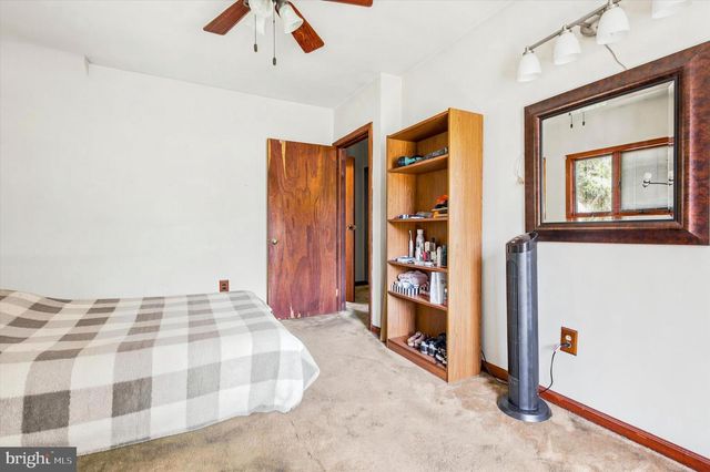 2206 LENHART RD, Colmar, PA 18915