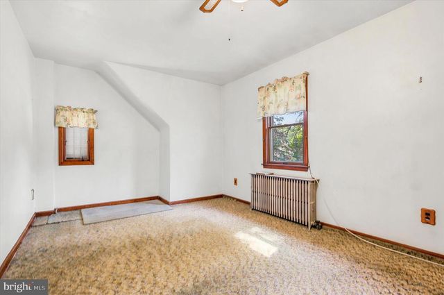 2206 LENHART RD, Colmar, PA 18915