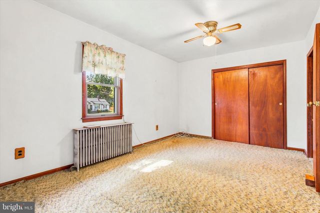 2206 LENHART RD, Colmar, PA 18915