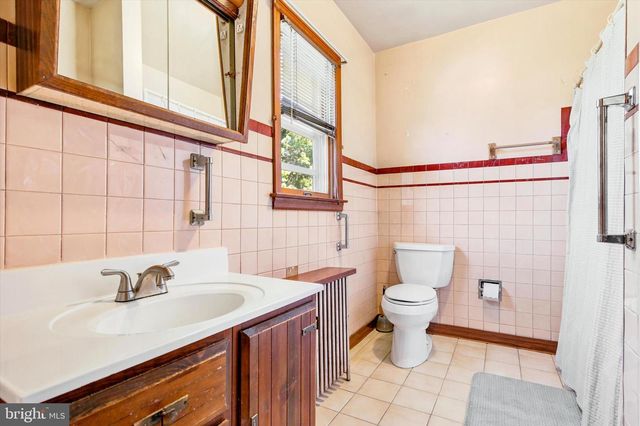 2206 LENHART RD, Colmar, PA 18915