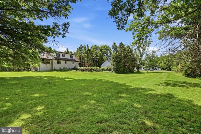 2206 LENHART RD, Colmar, PA 18915