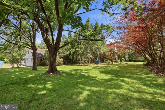 2206 LENHART RD, Colmar, PA 18915