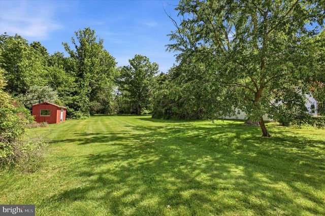 2206 LENHART RD, Colmar, PA 18915