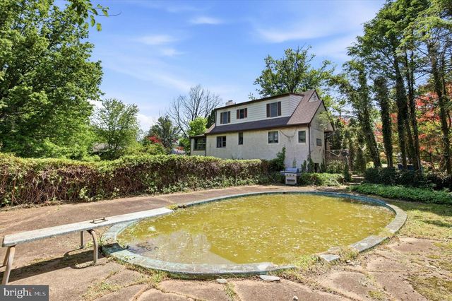 2206 LENHART RD, Colmar, PA 18915