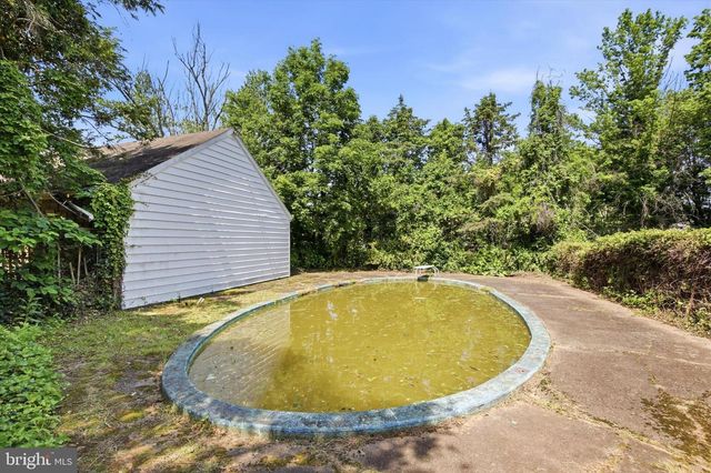 2206 LENHART RD, Colmar, PA 18915