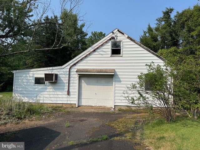 2206 LENHART RD, Colmar, PA 18915