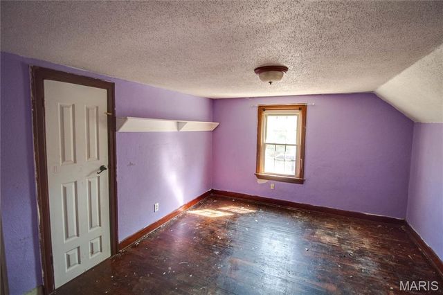 2020 Country Club Drive, Alton, IL 62002