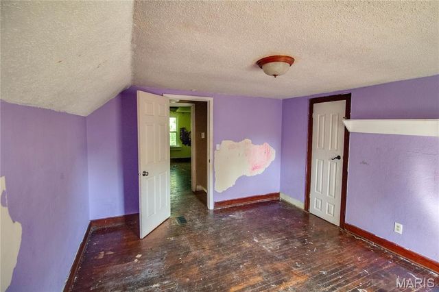 2020 Country Club Drive, Alton, IL 62002