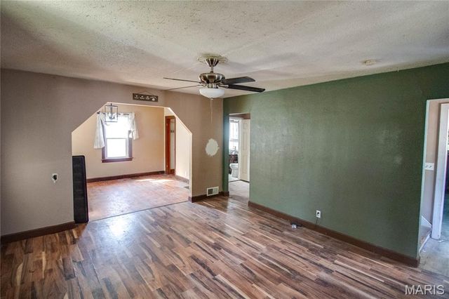 2020 Country Club Drive, Alton, IL 62002