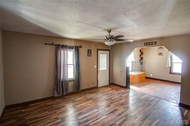 2020 Country Club Drive, Alton, IL 62002