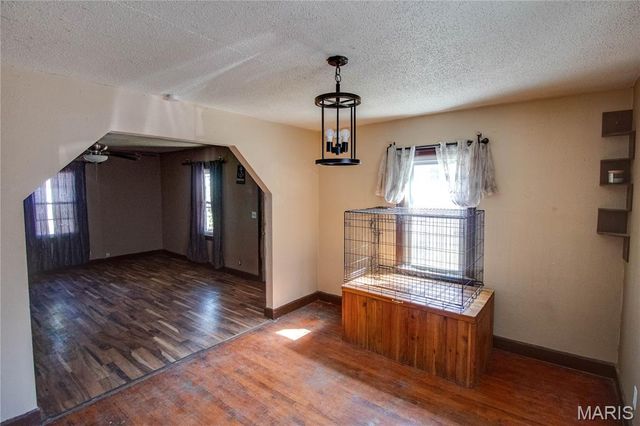 2020 Country Club Drive, Alton, IL 62002