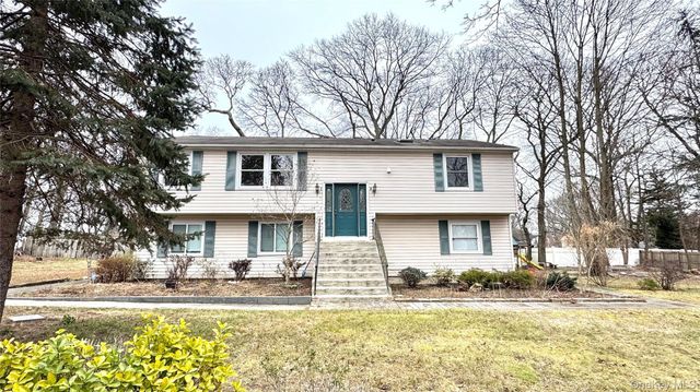 61 Gould Road, Centereach, NY 11720