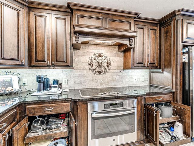 6101 Plum Thicket Road, Oklahoma City, OK 73162