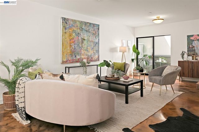 6501 San Pablo Ave 208, Oakland, CA 94608