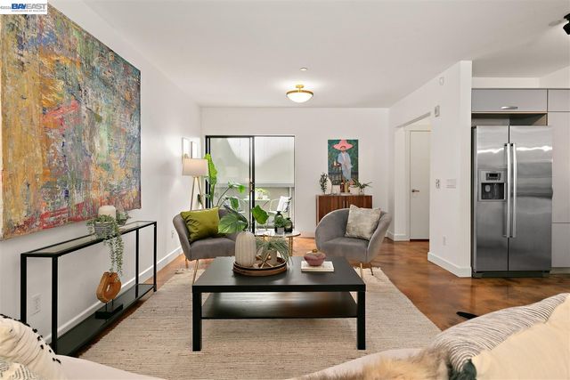 6501 San Pablo Ave 208, Oakland, CA 94608